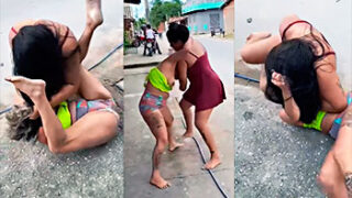 Dos putas peliando por el amor de un hombre😳