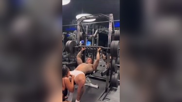 culeando en el gym