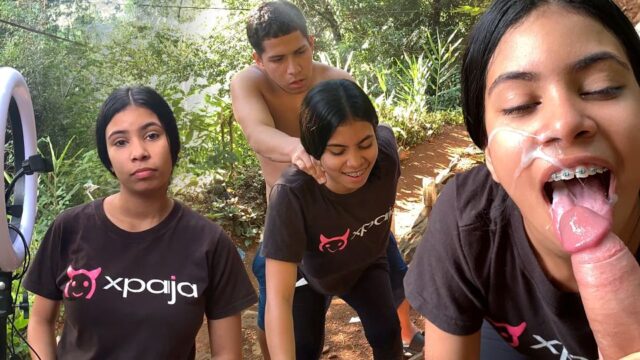 Iba a masturbarse al aire libre, pero el vigilante la descubre y propone follar