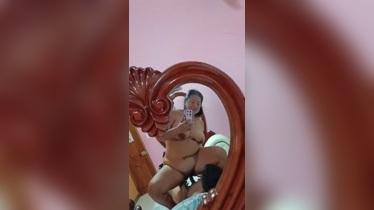 Ecuatoriana gordita montando