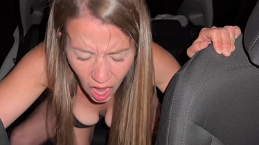 Follando en el coche con un desconocido